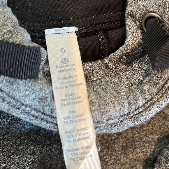 Lululemon long hoodie with kangaroo pockets - Picture 3 of 3